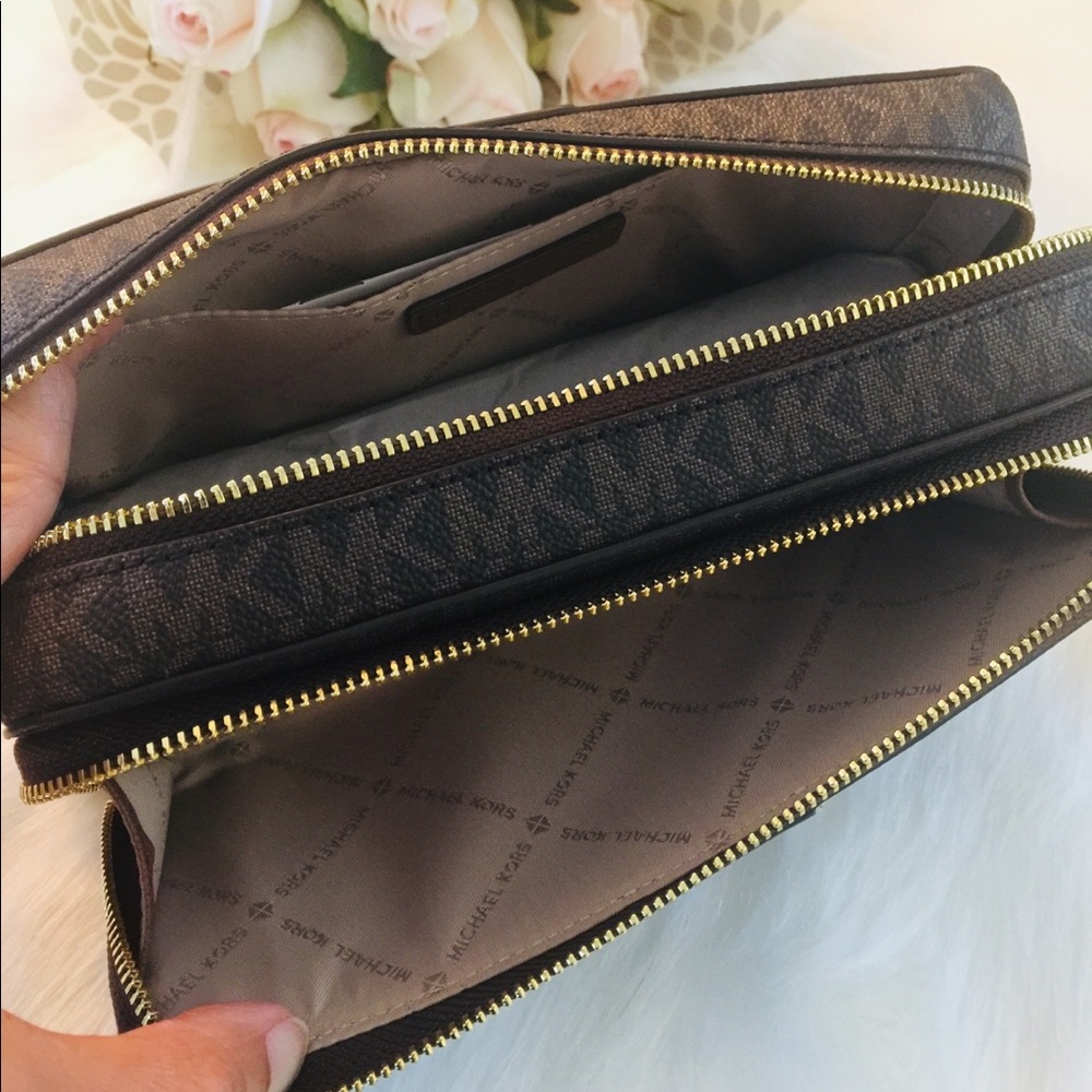 Michael Kors Cosmetic make-up & brushes pouch - Picture 8 of 11